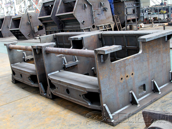 鄂式破碎機支撐裝置