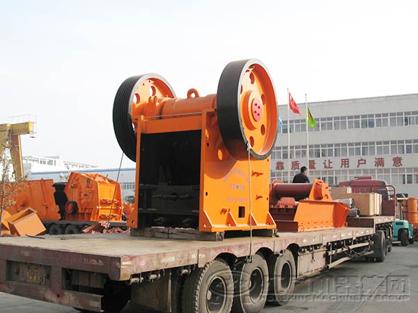 鄂式破碎機(jī)、振動給料機(jī)