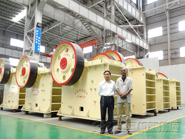 鄂式破碎機生產(chǎn)車間