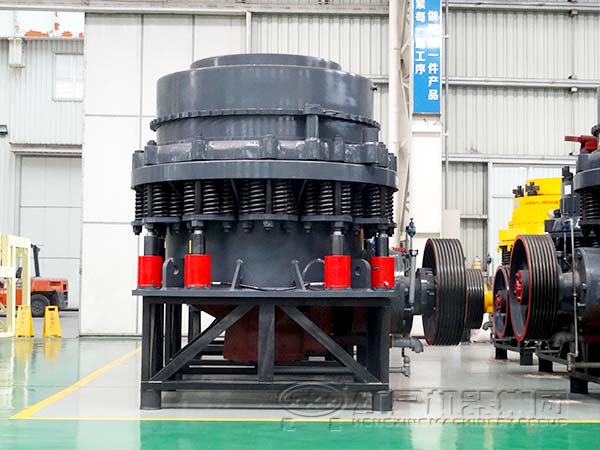 圓錐式破碎機(jī)廠家車間
