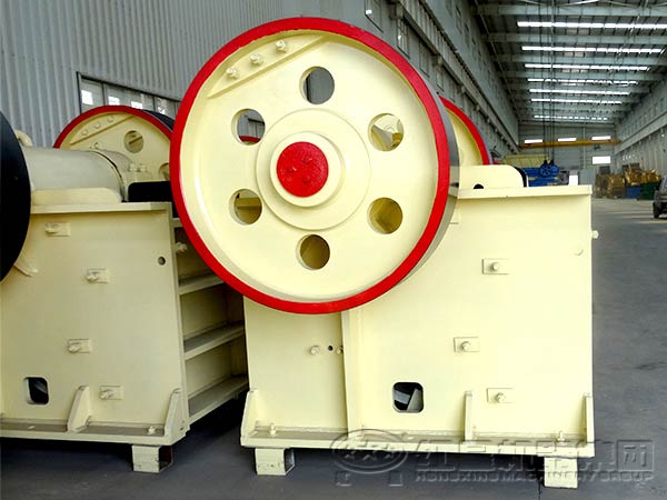  鄂式破碎機(jī)