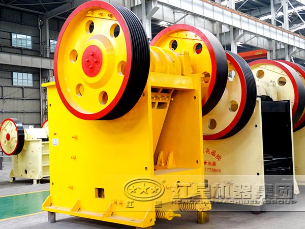 花崗巖粉碎機設(shè)備車間