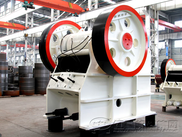 液壓保護顎式破碎機