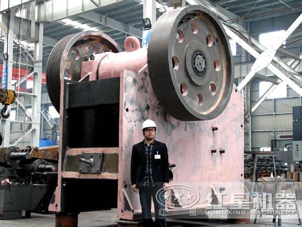 鄂式破碎機(jī)