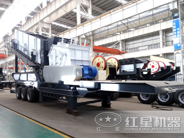 車載流動(dòng)碎石子機(jī)車間