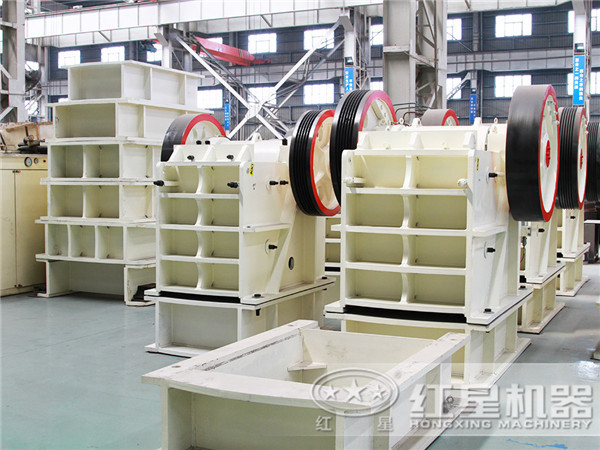 礦用鄂式破碎機(jī)型號眾多