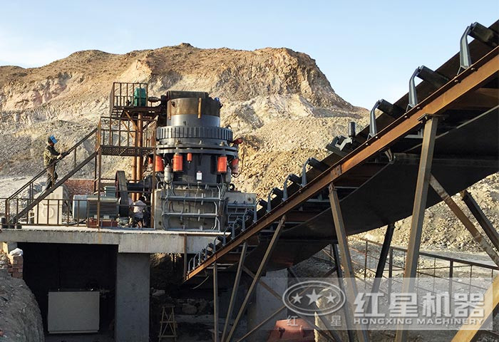 智能的圓錐式破碎機加工現場