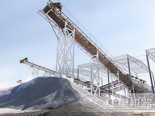 膠帶輸送機(jī)生產(chǎn)現(xiàn)場