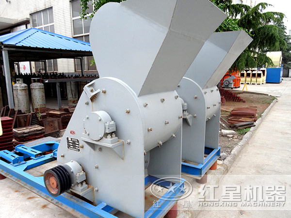 雙級(jí)破碎機(jī)側(cè)面圖