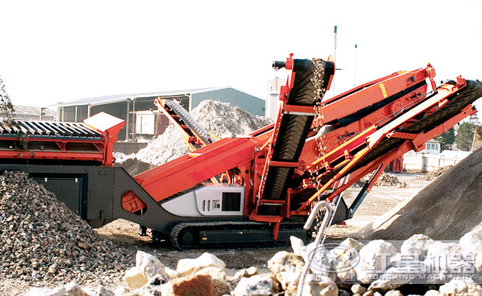 時(shí)產(chǎn)200噸移動砂石破碎站加工現(xiàn)場