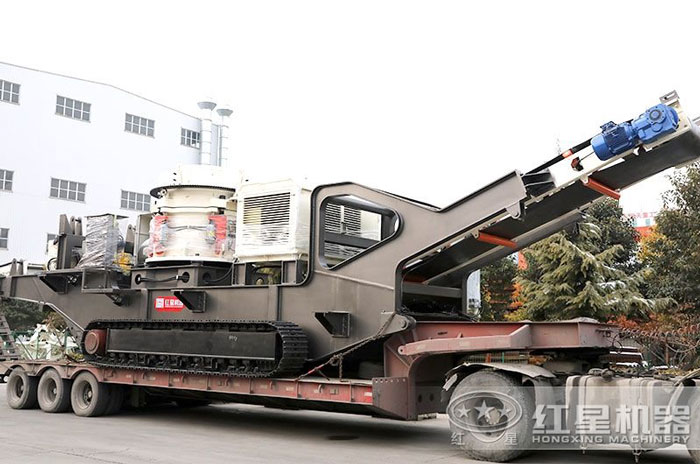 自如行走的移動(dòng)式磕石子破碎機(jī)