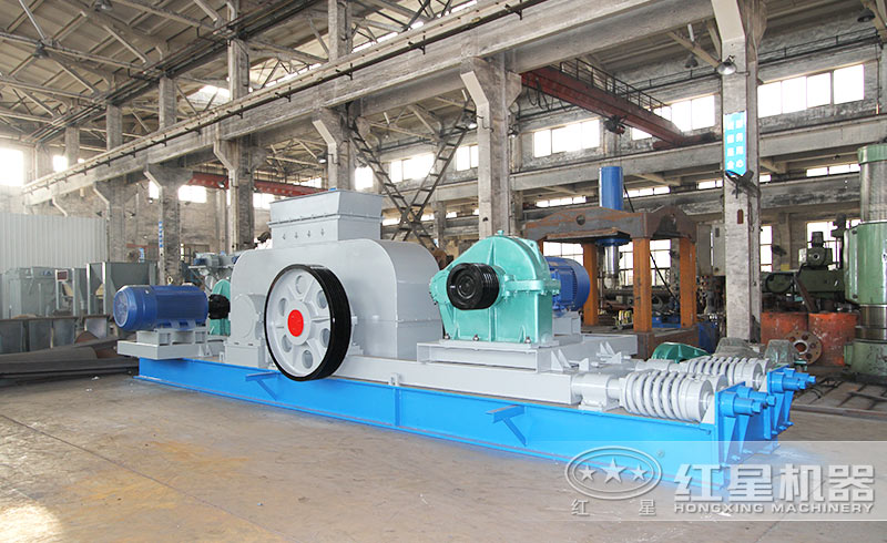 對(duì)輥式破碎機(jī)生產(chǎn)車(chē)間