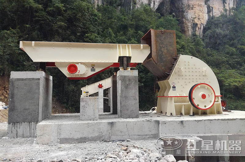 紅星錘式破碎機(jī)生產(chǎn)現(xiàn)場
