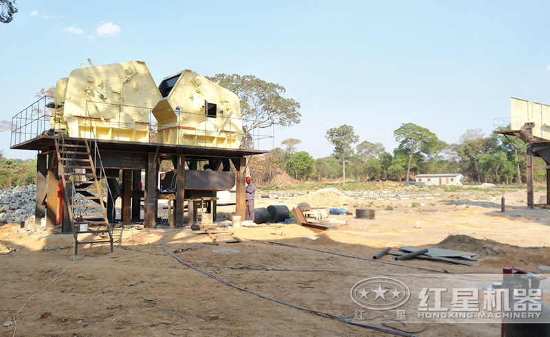 紅星德版反擊式破碎機(jī)生產(chǎn)線現(xiàn)場(chǎng)