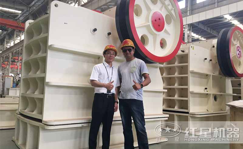 紅星顎式破碎機質量好，價格優(yōu)，吸引各地朋友前來購買