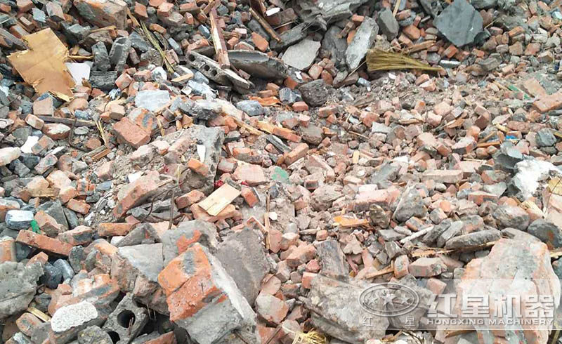 大量建筑垃圾的肆意堆放，占用土地資源，破壞生態(tài)環(huán)境