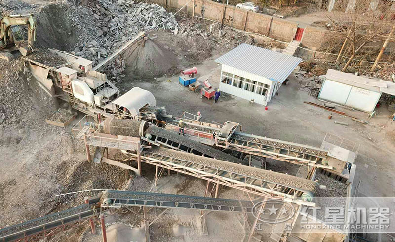 紅星為用戶配置的建筑垃圾粉碎生產線現(xiàn)場