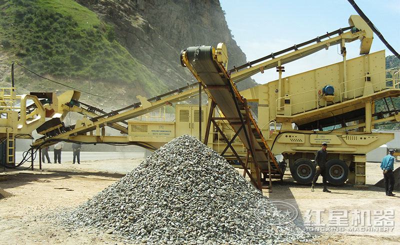 鵝卵石移動(dòng)圓錐破生產(chǎn)線現(xiàn)場