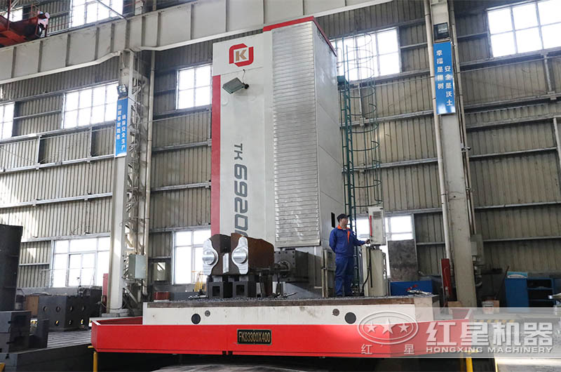 紅星大型智能化生產(chǎn)車間一角——資深技術團隊打造高品質(zhì)設備