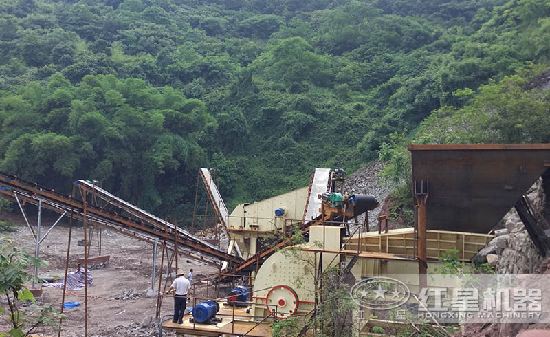 錘式破碎機(jī)生產(chǎn)線現(xiàn)場