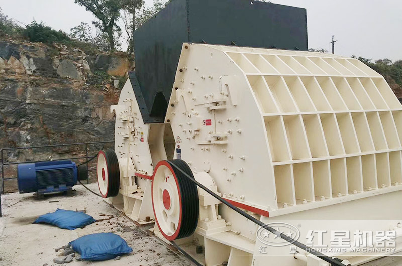 紅星錘式破碎機生產線現(xiàn)場