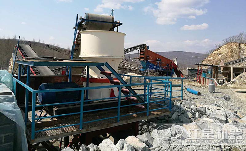 河南紅星黃鐵礦圓錐式破碎機(jī)破碎現(xiàn)場