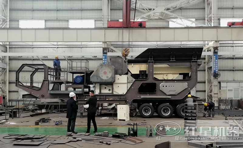 紅星建筑垃圾粉碎機生產(chǎn)車間