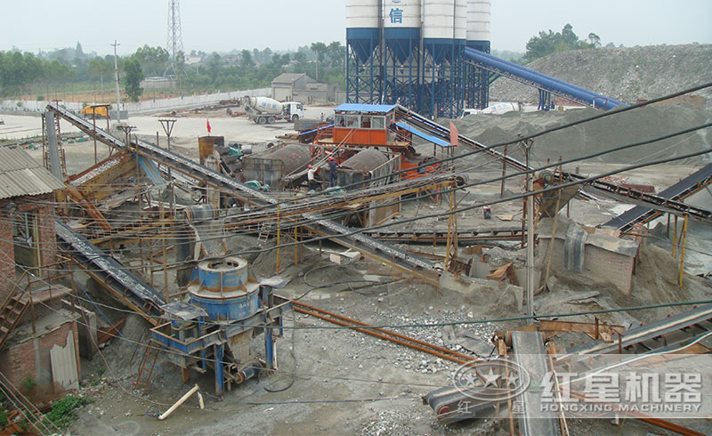 紅星砂巖制砂生產(chǎn)線現(xiàn)場(chǎng)