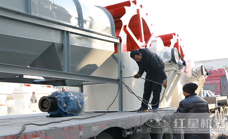 紅星水洗輪式洗砂機(jī)發(fā)貨現(xiàn)場