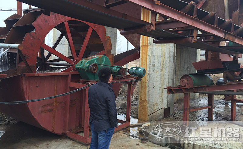 紅星水洗輪式洗砂機(jī)洗砂現(xiàn)場
