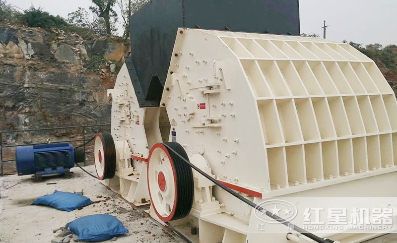 紅星錘式破碎機(jī)生產(chǎn)線現(xiàn)場(chǎng)