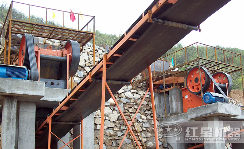 紅星顎式破碎機(jī)生產(chǎn)線現(xiàn)場