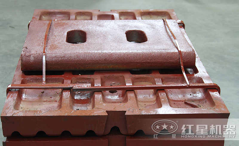顎式破碎機的關(guān)鍵零部件——鄂板