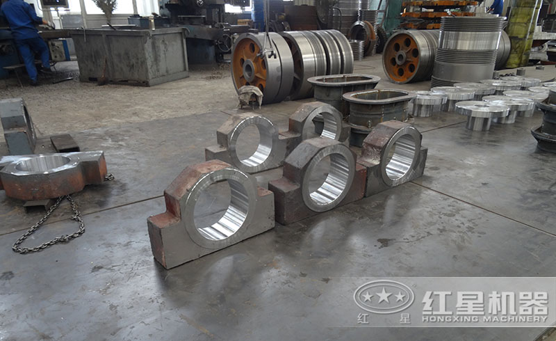 紅星顎式破碎機生產(chǎn)車間——顎式破碎機軸承座