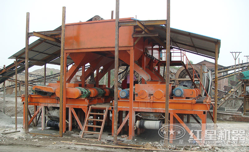 紅星對輥式破碎機生產(chǎn)線現(xiàn)場