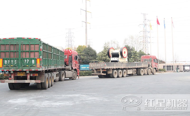 紅星顎式破碎機(jī)正發(fā)往福建