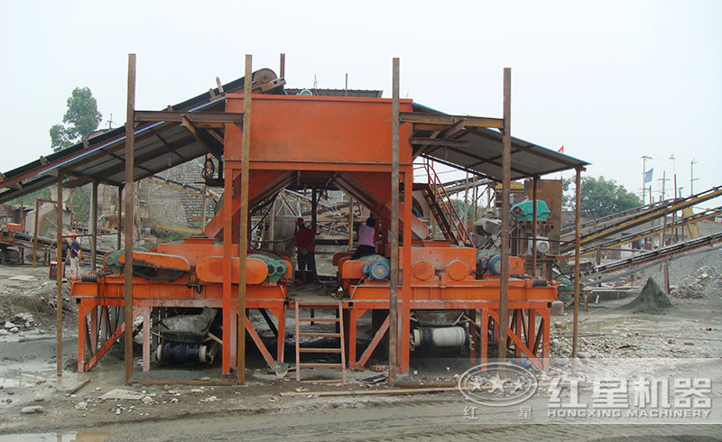 紅星煤矸石粉碎生產(chǎn)線(xiàn)現(xiàn)場(chǎng)