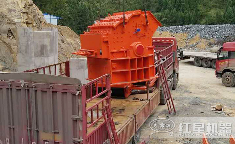 紅星用戶(hù)細(xì)碎機(jī)安裝現(xiàn)場(chǎng)，紅星技術(shù)人員免費(fèi)指導(dǎo)安裝