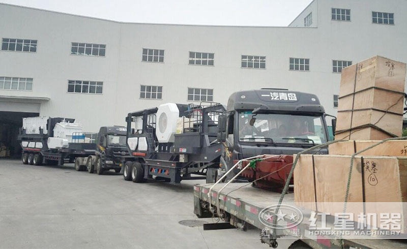 外國用戶不遠(yuǎn)千里來河南紅星購置的全套移動(dòng)式石料粉沙設(shè)備