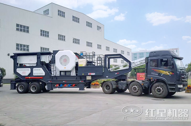 移動碎石機(jī)車有多種配置形式