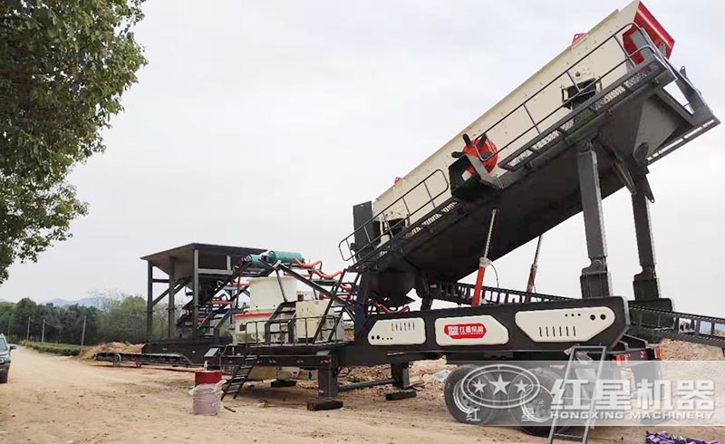 紅星移動式鵝卵石粉碎機(jī)