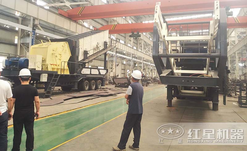紅星建筑垃圾破碎機鑄造車間