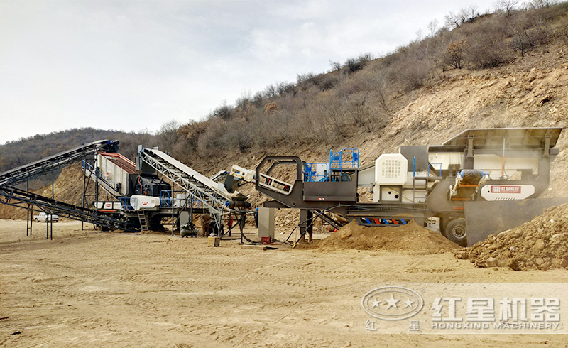 鄭州時(shí)產(chǎn)200噸的建筑垃圾破碎現(xiàn)場(chǎng)，流動(dòng)式破碎機(jī)靈活轉(zhuǎn)場(chǎng)，就近生產(chǎn)