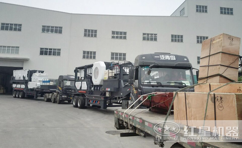 埃塞用戶不遠(yuǎn)千里來(lái)紅星廠區(qū)參觀定制的全套移動(dòng)式沙子細(xì)碎整形設(shè)備正火速發(fā)貨中