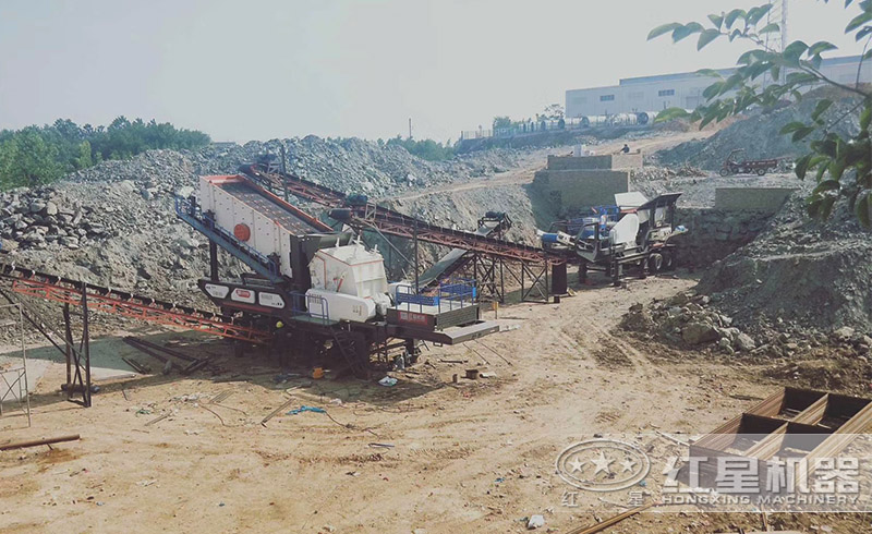 紅星用戶移動式破碎現(xiàn)場