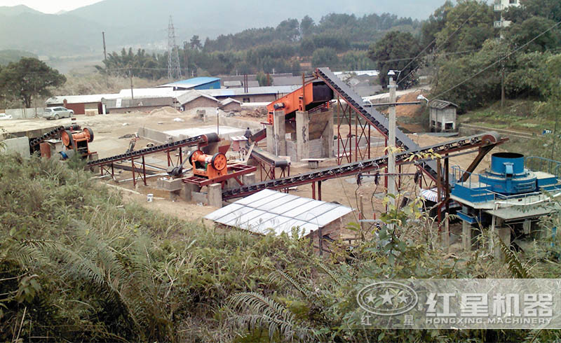 紅星用戶的機(jī)制砂制砂生產(chǎn)線現(xiàn)場(chǎng)