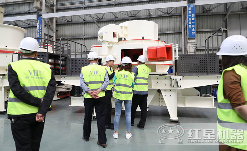 紅星制砂設(shè)備質(zhì)高價(jià)廉，吸引各地用戶前來(lái)參觀考察