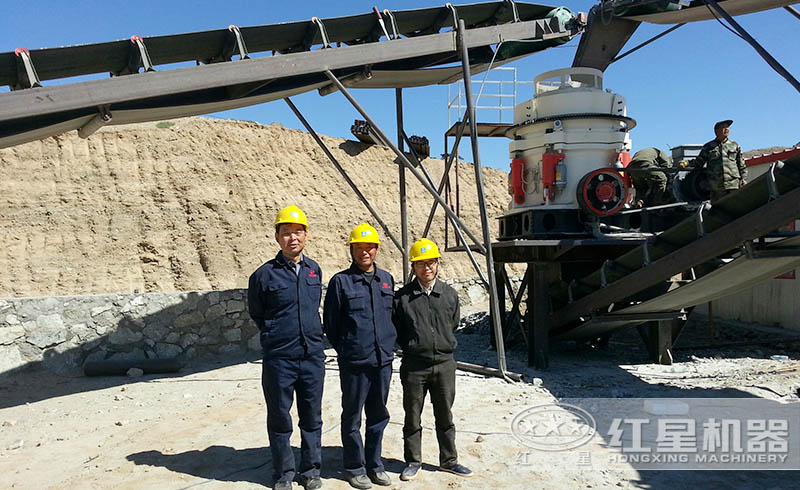 紅星技術(shù)人員深入用戶現(xiàn)場(chǎng)進(jìn)行技術(shù)指導(dǎo)