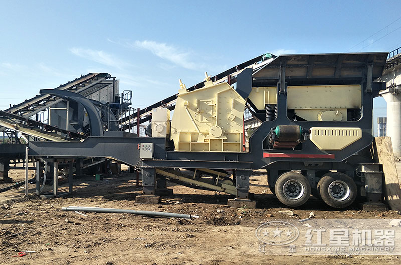 移動(dòng)式反擊破碎機(jī)現(xiàn)場實(shí)拍