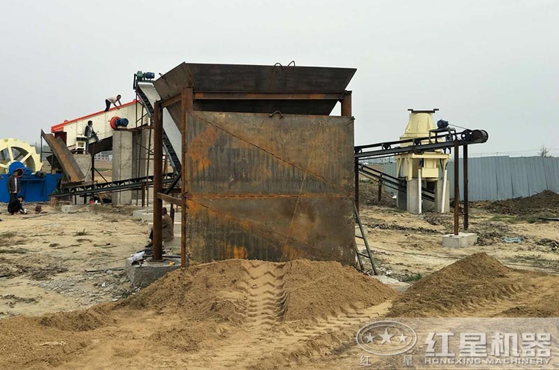 固定式制砂生產(chǎn)現(xiàn)場
